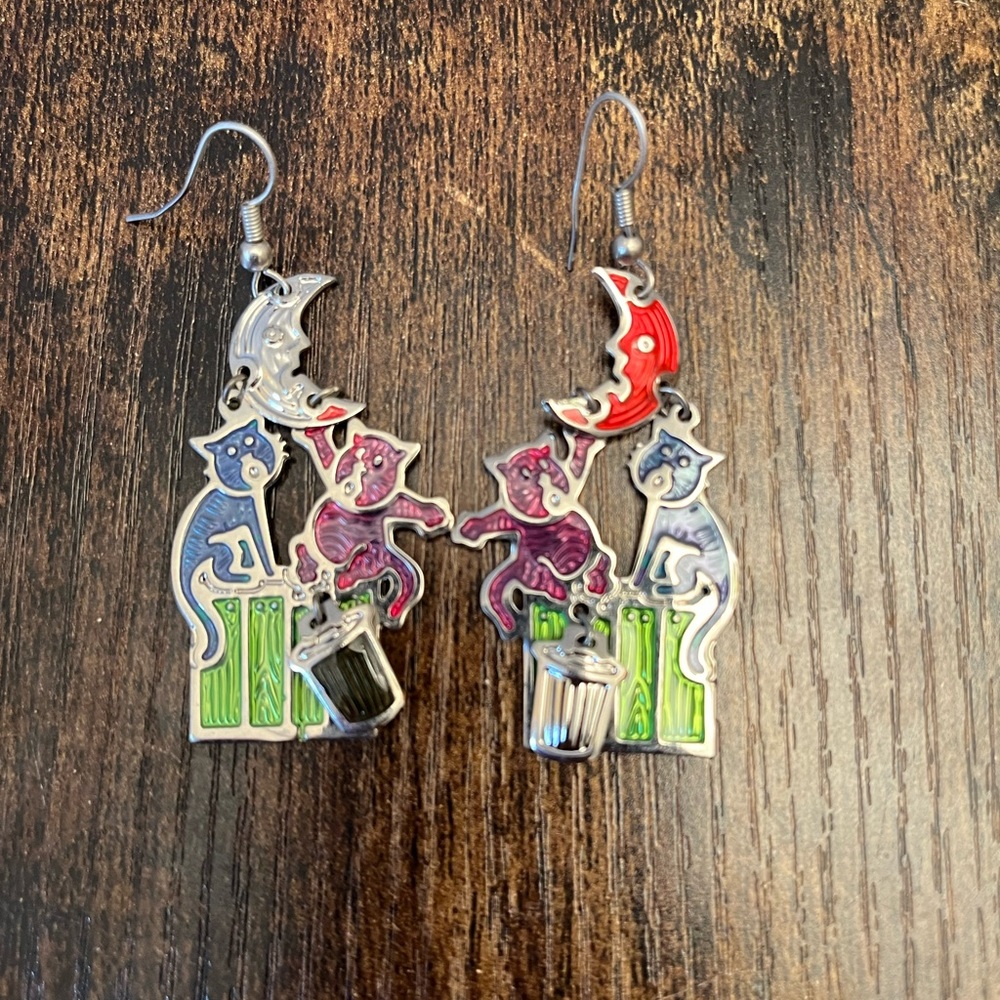 Bereble Vintage Cat Earrings Enamel Silver-Tone Dangle Drop Kitschy Cat Lovers